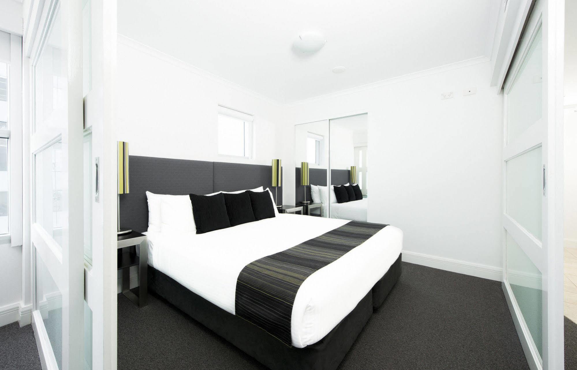 Mantra On Kent Aparthotel Sydney Exterior photo